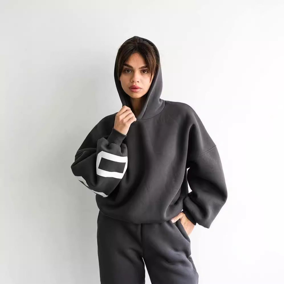 Ladies oversized tracksuit with hood and elastic cuffs Chic and Style