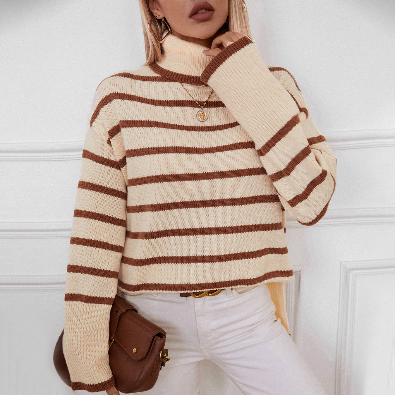 Pull col roulé féminin à rayures larges et coupe décontractée Chic und Stil