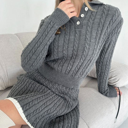 Robe en tricot pour dames avec un col délicat Chic und Stil