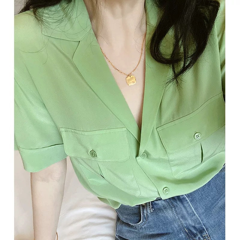 Chemisier à manches courtes pour femmes avec poches poitrine Chic und Stil