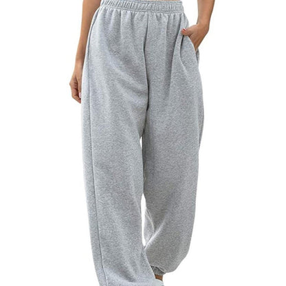 Casual pants for women with a wide cut and elastic waist Chic und Stil