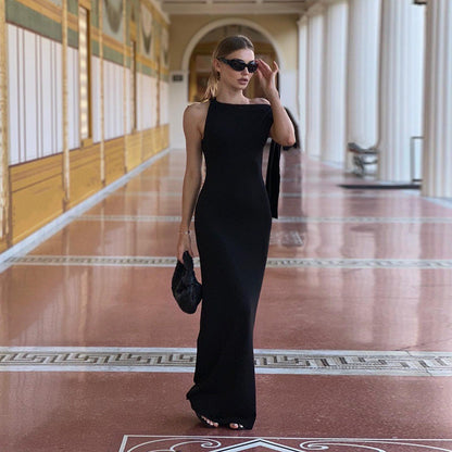 Femmes Robe de soirée élégante avec design d'épaule asymétrique et détails raffinés Chic und Stil