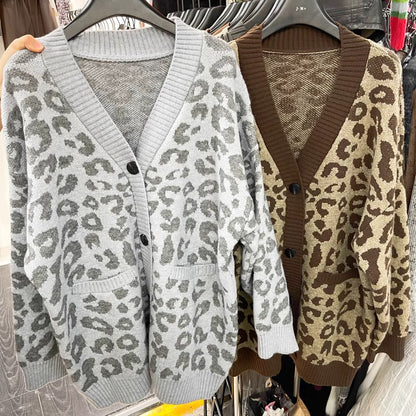 Dames Cardigan léger en tricot avec motif léopard texturé Chic und Stil