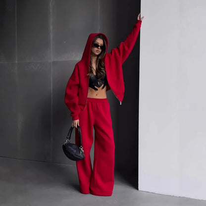 Casual women's hoodie with full zip and comfortable jogger pants Chic and Style