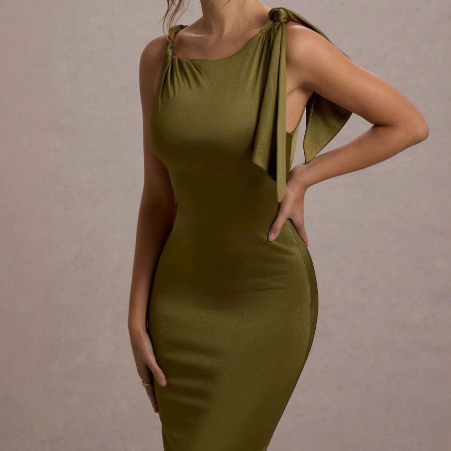 Dames Robe maxi élégante avec bretelle asymétrique et coupe ajustée Chic und Stil