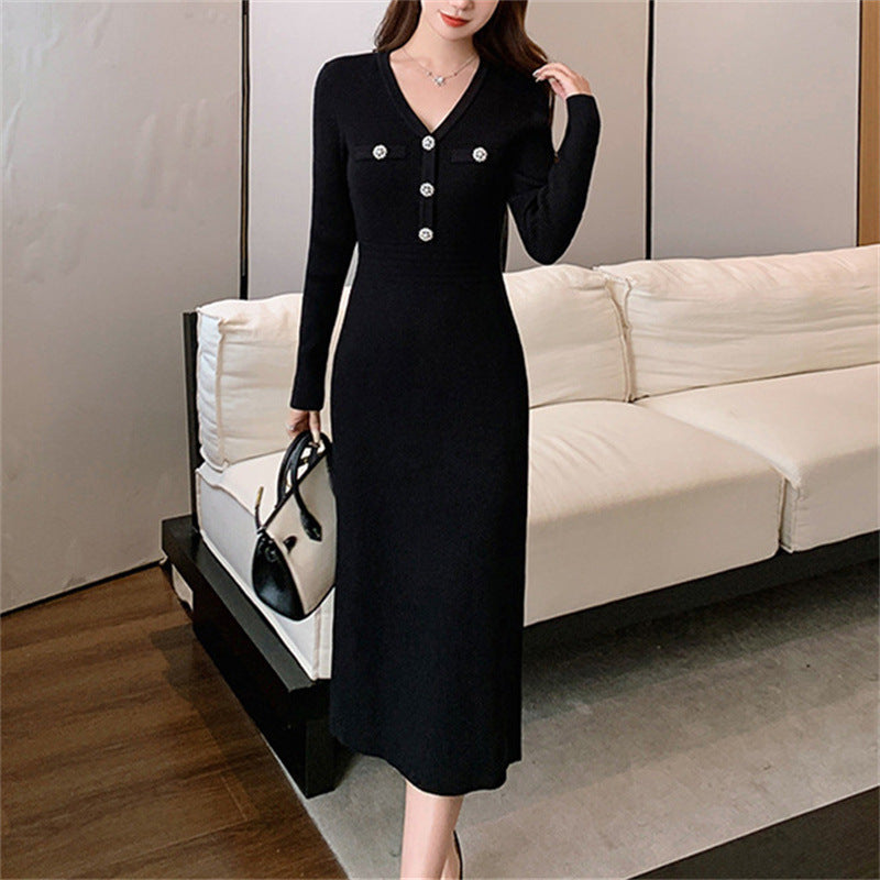 Robe maxi élégante pour femmes avec décolleté en V et détails de boutons Chic und Stil