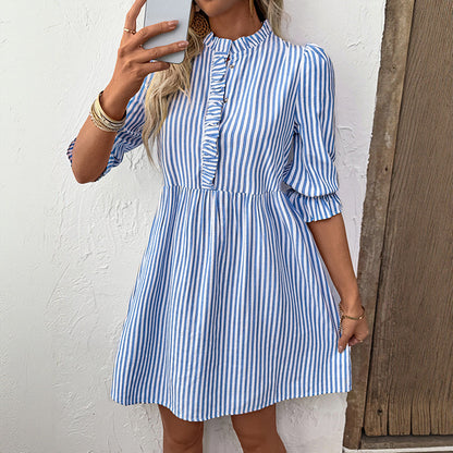 Robe Mini Boutonnée à Volants Rayée pour Femmes Chic und Stil