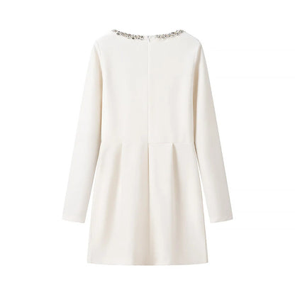 Robe longue à manches longues élégamment coupée pour femmes avec décolleté orné Chic und Stil