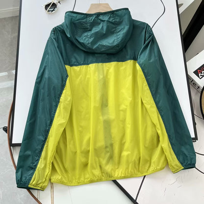 Veste de sport légère pour femmes avec capuche Chic & Stil