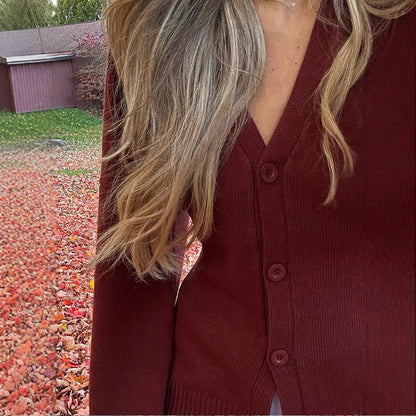 Dames Cardigan et tricot tendance avec des manches larges et une élégante patte de boutonnage Chic und Stil