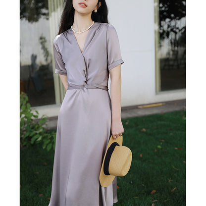 Robe midi élégante torsadée Chic und Stil pour femmes