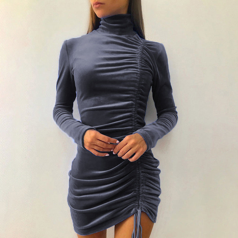 Robe mini élégante en velours pour femmes avec col haut et effet froncé raffiné Chic und Stil