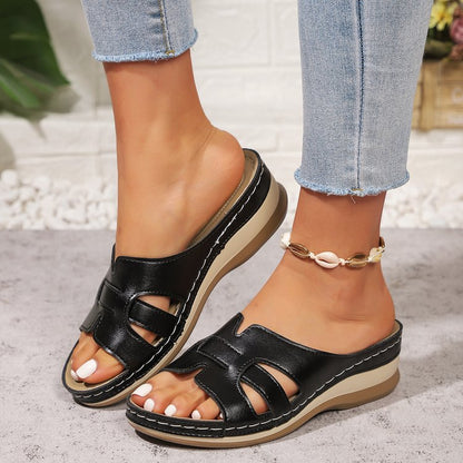 Sandales slip-on confortables pour femmes avec semelle anatomique et brides réglables Chic und Stil