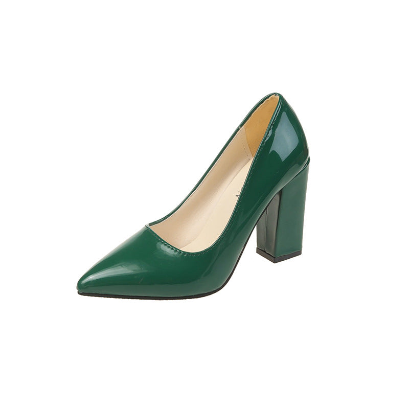 Chaussures à talons en dentelle pour femmes avec un bloc confortable et une finition brillante Chic und Stil
