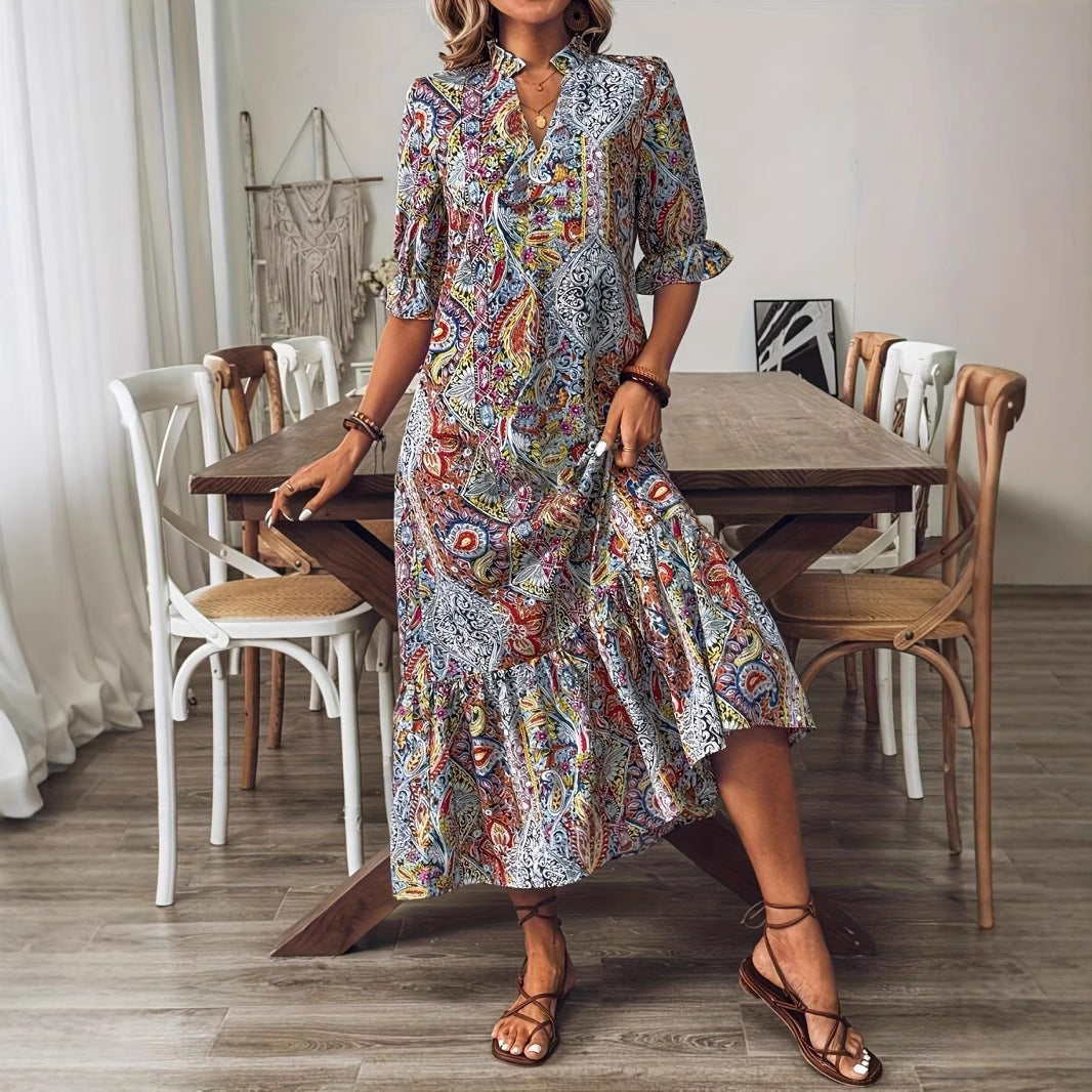 Robe maxi femme avec motif Paisley coloré et volant à la mode Chic und Stil