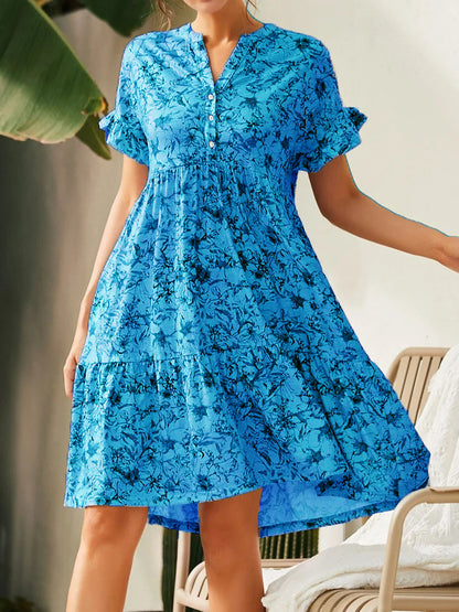 Robe décontractée pour femmes avec un design patchwork floral et une fermeture à boutons à la mode Chic und Stil