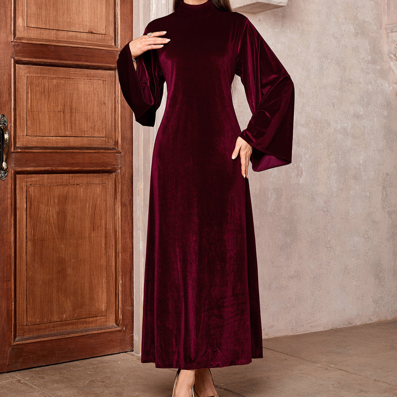 Robe maxi cintrée pour femmes en velours luxueux avec des manches volumineuses Chic und Stil