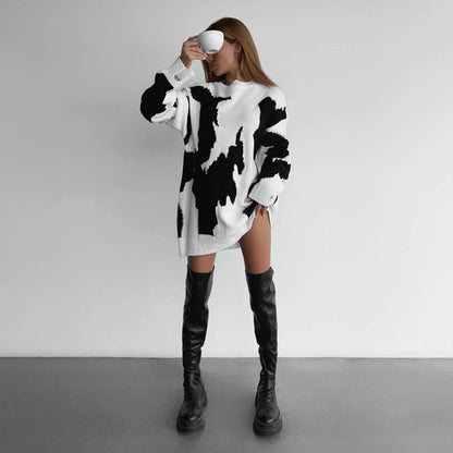 Ladies oversized knitted pullover with graphic pattern Chic and Style