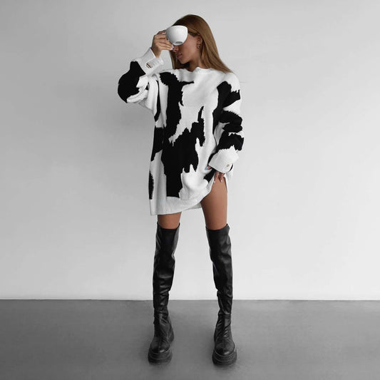 Ladies oversized knitted pullover with graphic pattern Chic and Style