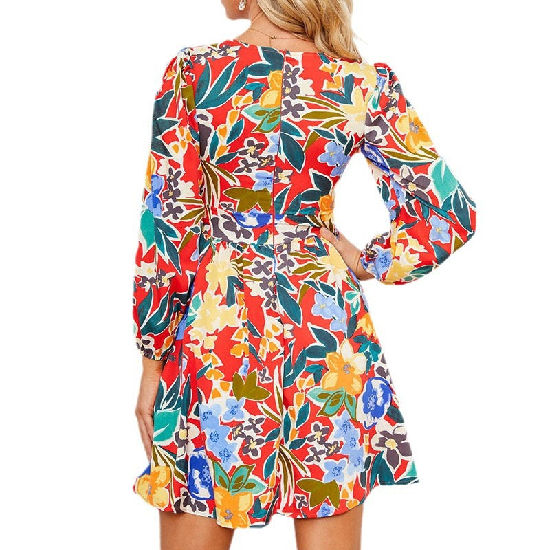 Robe maxi élégante pour femme avec un design floral et une jupe ample Chic und Stil