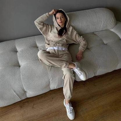 Dames doux ensemble à capuche en cordon avec taille élastique Chic und Stil