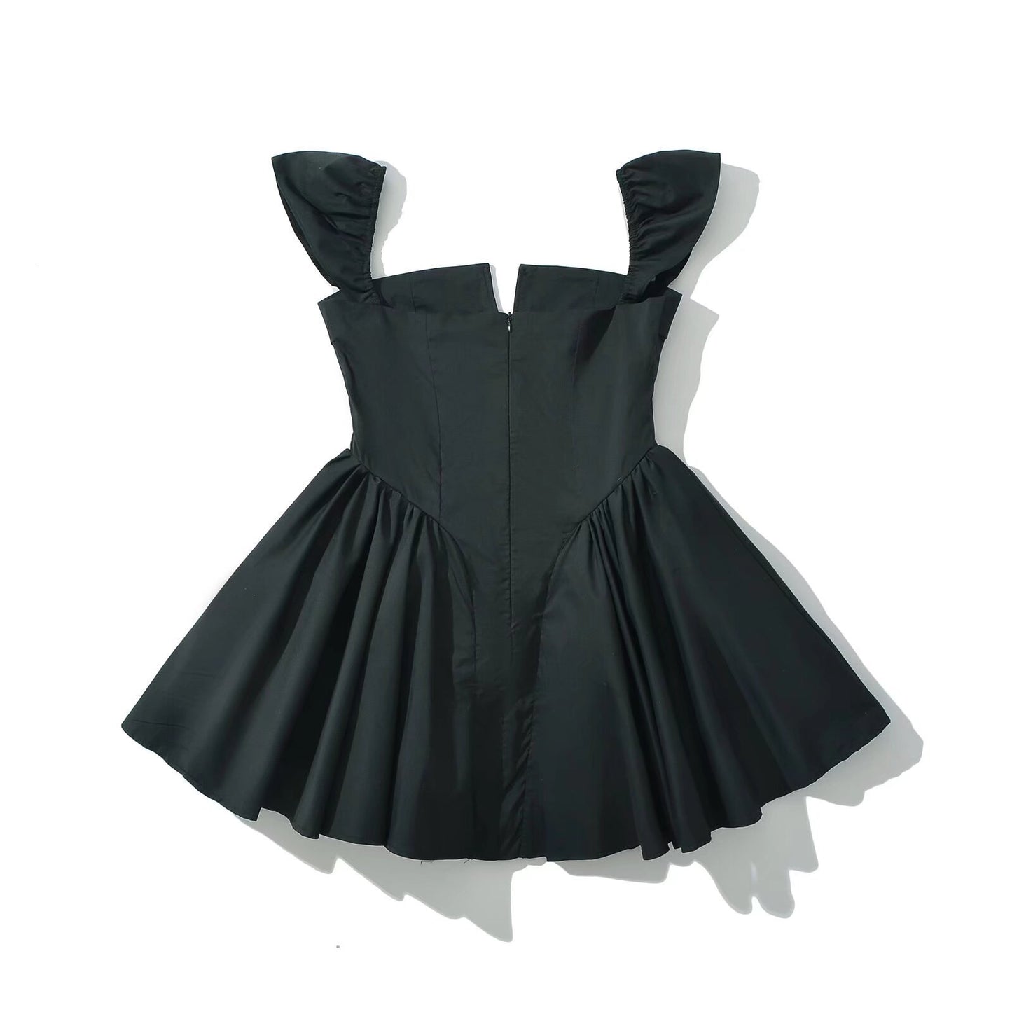 Robe à manches bouffantes pour femmes avec une silhouette cintrée et un ourlet à volants élégant Chic und Stil
