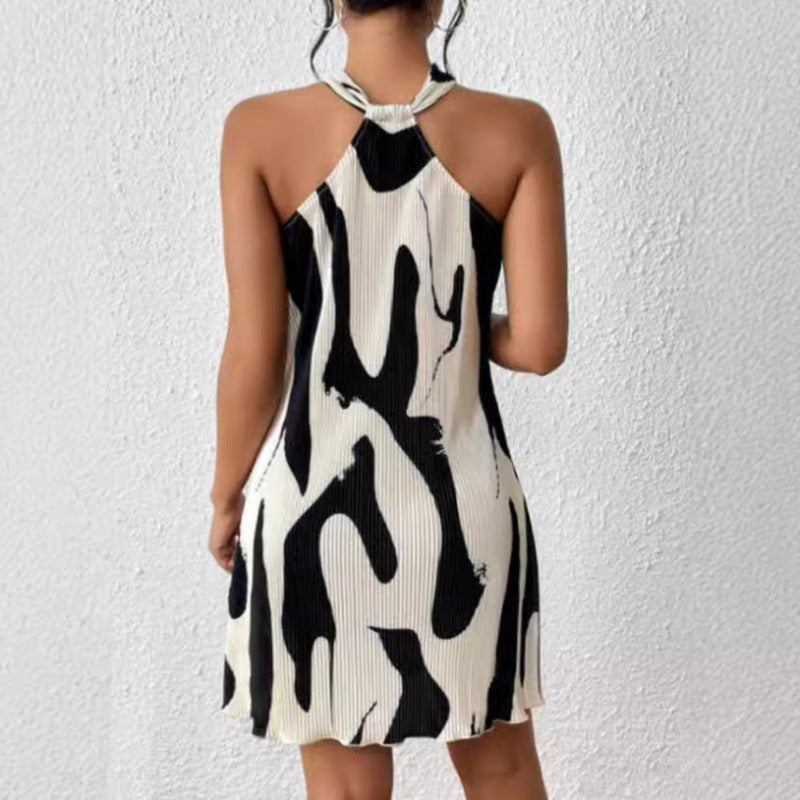 Robe courte mode pour femmes avec un design de dos nu raffiné Chic und Stil