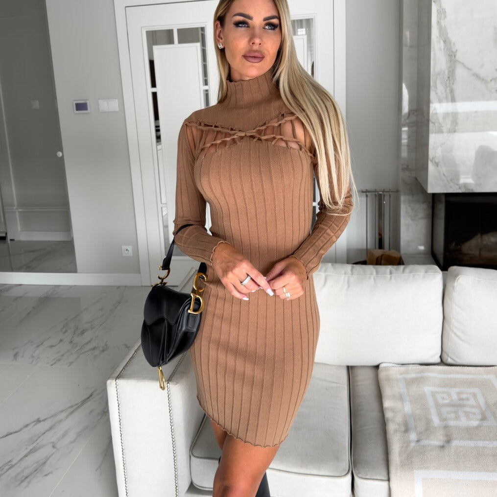 Robe bodycon à col montant en tricot côtelé pour femmes avec détails découpés Chic und Stil