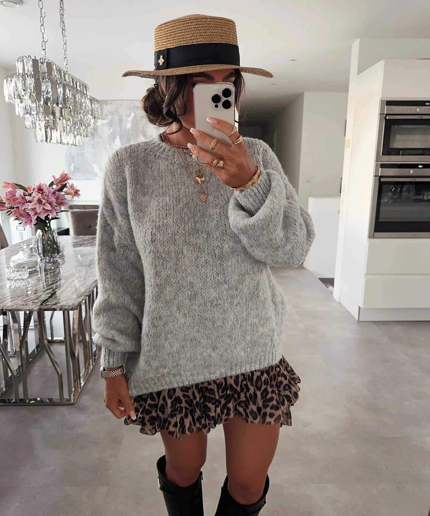 Pull en tricot pour femmes avec des manches volumineuses et une texture fine Chic und Stil