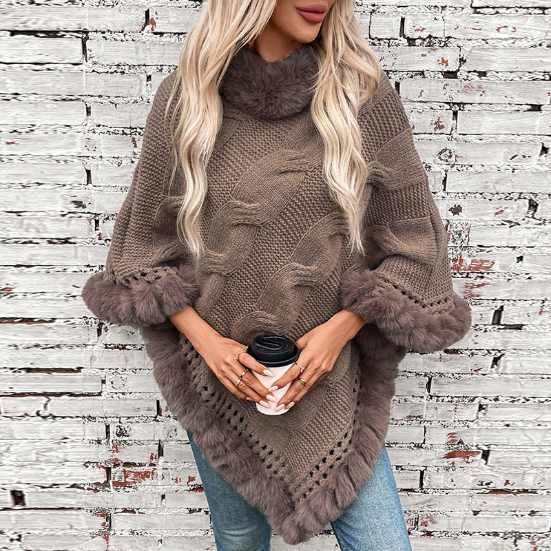 Dames pull-poncho douillet avec garniture en fausse fourrure douce et motif en torsades Chic und Stil