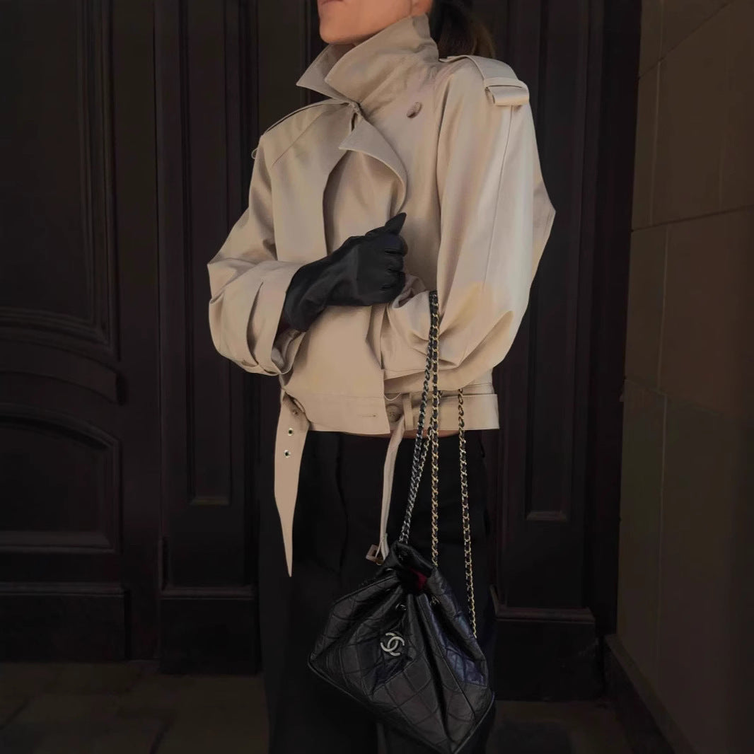 Dames élégante trench-coat avec coupe innovante et détails pratiques Chic und Stil