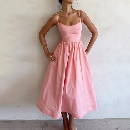 Robe maxi femme avec une silhouette A-line intemporelle et des bretelles fines Chic und Stil