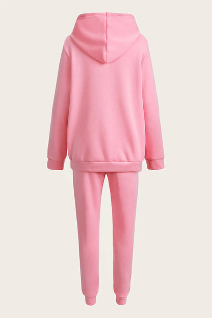 Cozy hoodie and jogger pants set for women with a practical kangaroo pocket design Chic und Stil