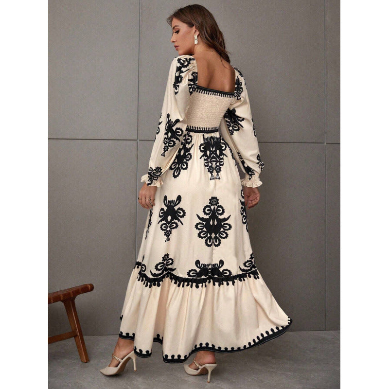Femme Robe maxi élégante avec coupe à manches bouffantes et détails floraux Chic und Stil