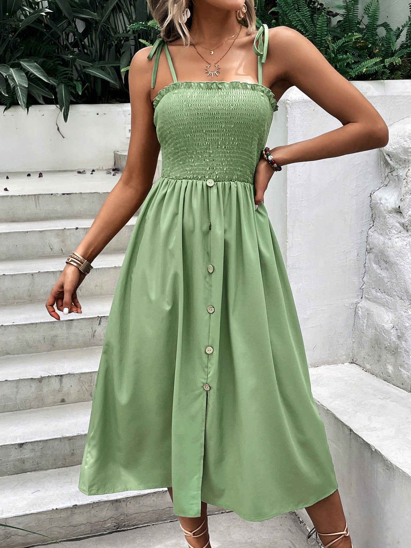 Robe midi pour femmes avec haut élastique et nœud à la taille Chic und Stil