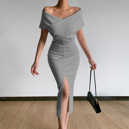 Robe midi pour femmes ajustée avec décolleté bardot et fente latérale Chic und Stil