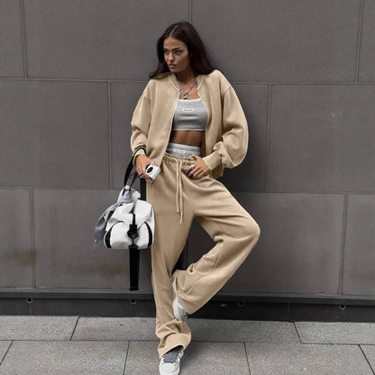 Casual outfit for women with wide pants and sporty jacket Chic and Style