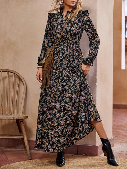 Robe maxi femme avec une coupe flatteuse et des détails floraux Chic und Stil