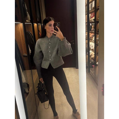 Dames cardigan intemporel avec des boutons élégants et des manches volumineuses Chic und Stil