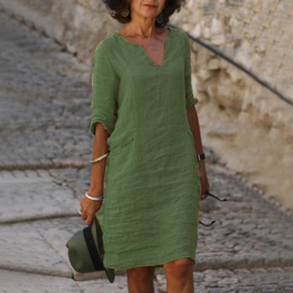 Robe en lin pour femmes avec coupe décontractée et élégant décolleté en V Chic und Stil