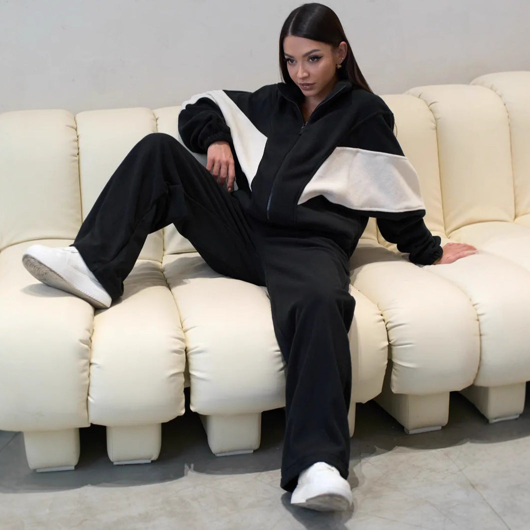 Women's sporty fleece set with a high collar and wide pants Chic und Stil