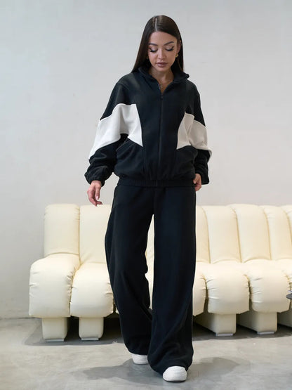 Sporty fleece leisure set for women with hood and wide pants Chic and Style