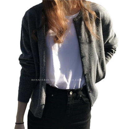 Cardigan pour femmes confortable en tricot avec texture fine et boutons Chic und Stil
