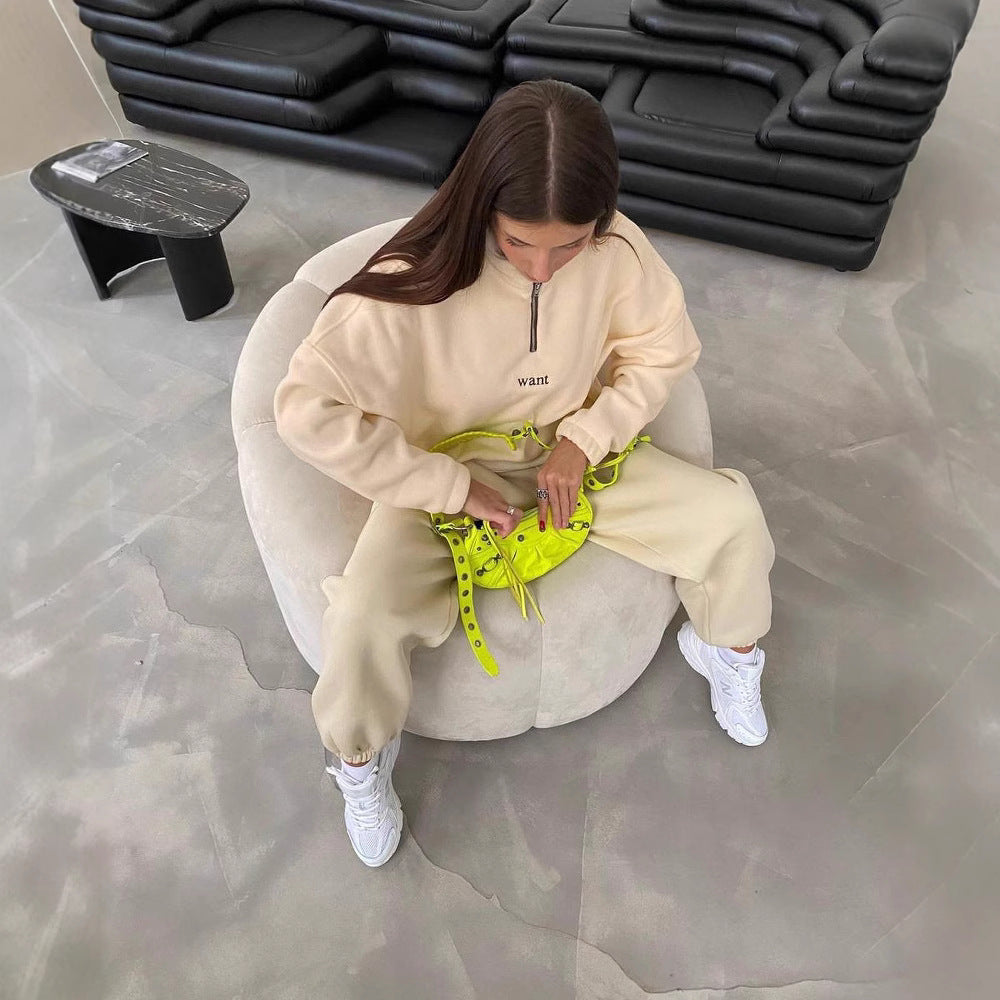 Trendy women's fleece pullover with half-zip and dropped shoulder Chic and Style