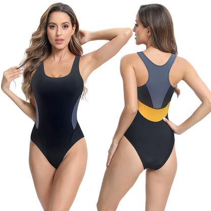 Maillot de bain sportif pour femmes avec une coupe flatteuse et des inserts respirants Chic und Stil