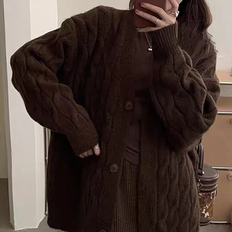 Cardigan en tricot épais pour femmes avec des motifs en torsades classiques et une coupe décontractée Chic und Stil