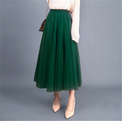 Elegant tulle skirt for women with voluminous cut and elastic waist Chic und Stil