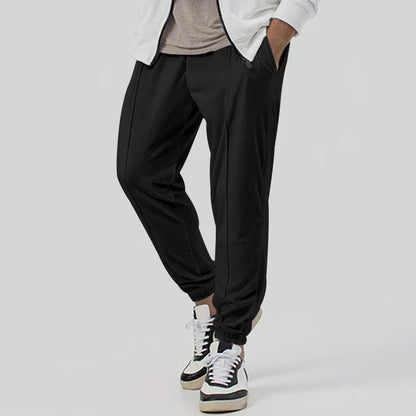 Casual sports pants for men with elastic waistband and practical side pockets Chic und Stil