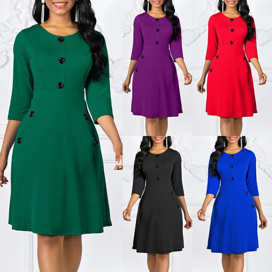 Robe classique à manches trois-quarts pour femmes avec détails boutonnés Chic und Stil