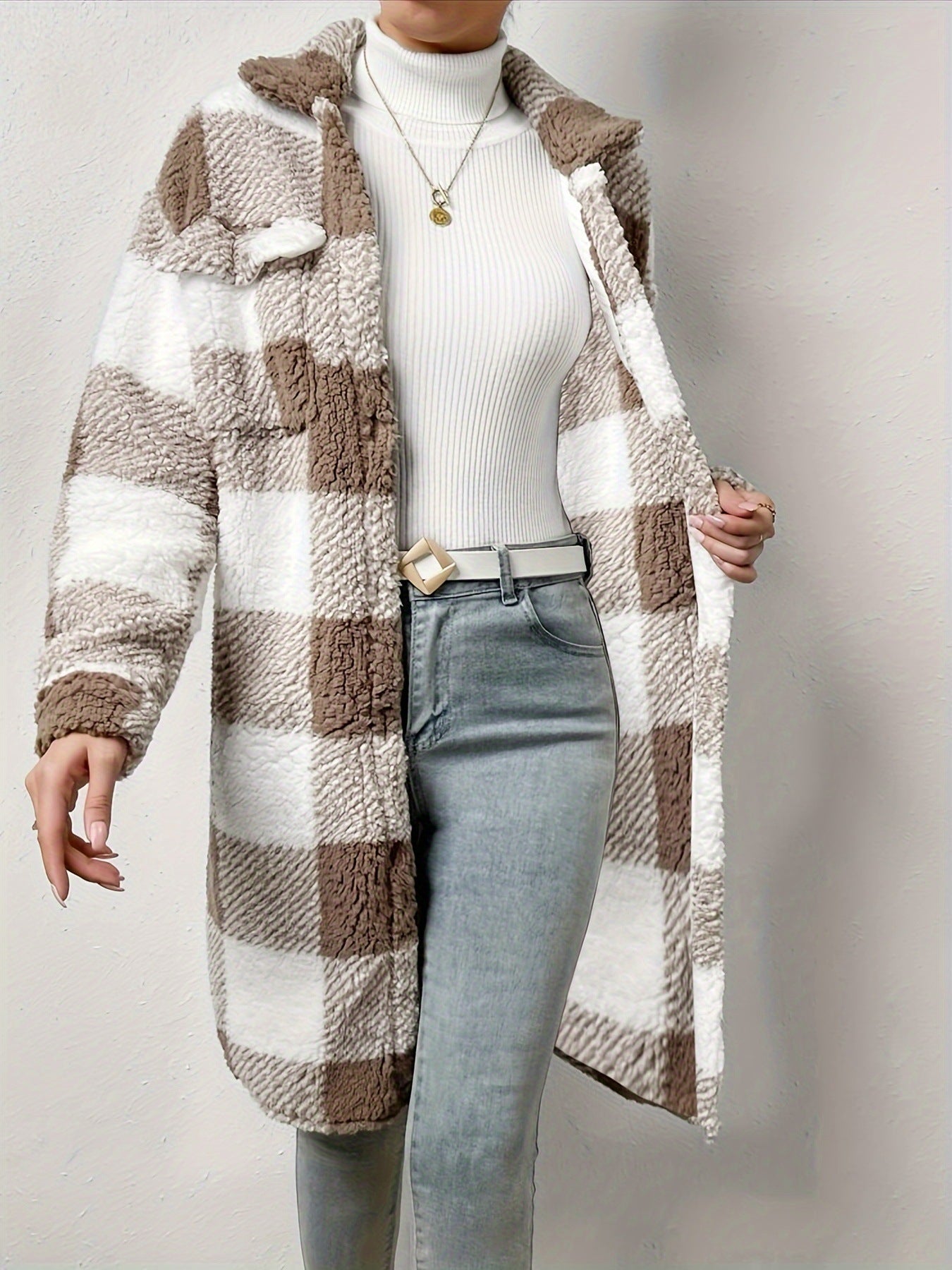 Dame Teddy-pull à capuche avec motif à carreaux et poches pratiques Chic und Stil